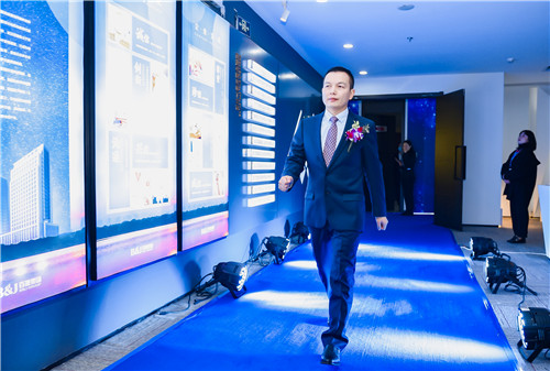 094501737.jpg 117434106.jpg