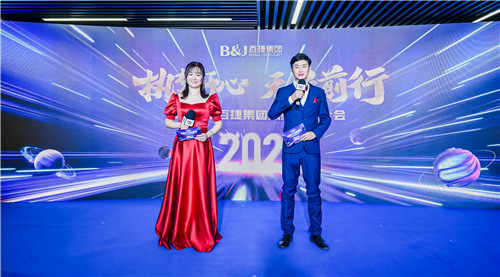 100422126.jpg 117449820.jpg